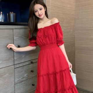 ĐẦM ĐỎ TẦNG THUN VAI