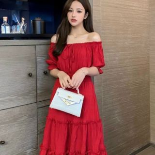ĐẦM ĐỎ TẦNG THUN VAI