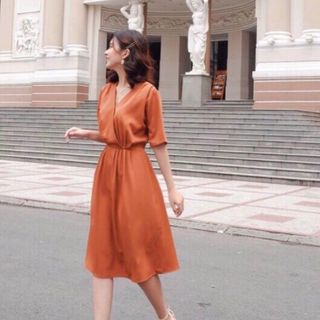 ĐẦM CAM XẾP LI EO