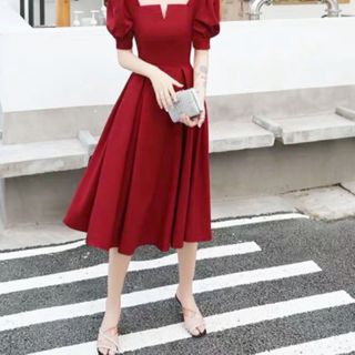 ĐẦM ĐỎ CỔ KHÓA DÁNG DÀI