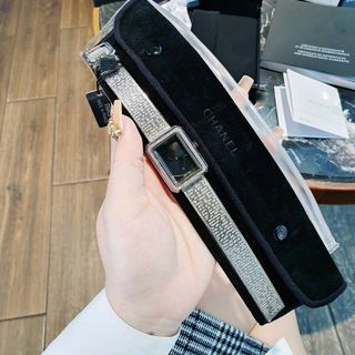 ĐỒNG HỒ THỜ TRANG LƯỚI NỮ CAO CẤP NEW