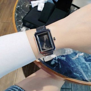 ĐỒNG HỒ THỜI TRANG LƯỚI ĐEN HUYỀN BÍ
