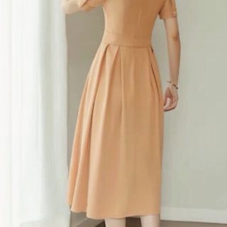 ĐẦM KEM DÁNG DÀI NÚT NGỌC