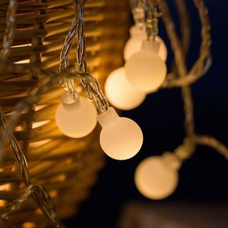 Đèn led trang trí phòng ngủ CHERRY BALL dài 5m 50 bóng đầu cắm 2 chế độ nhấp nháy màu vàng ấm xinh xắn