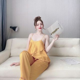 Đồ ngủ kiểu xẻ tà 2 dây quần dài lụa satin