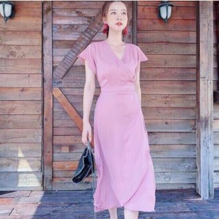 ĐẦM HỒNG DÁNG DÀI TAY CON