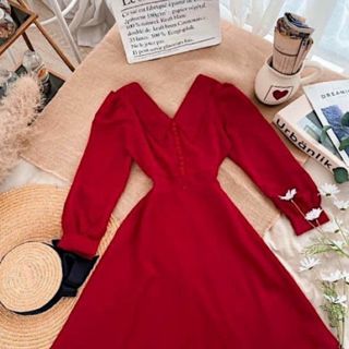 ĐẦM ĐỎ CỔ VEST NÚT BỌC