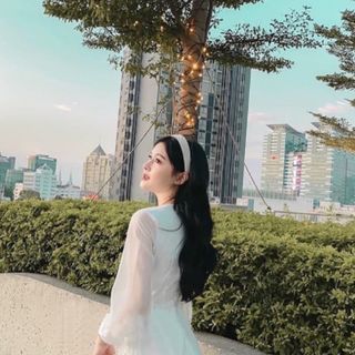 ĐẦM TRẮNG DỰ TIỆC CỔ V DÁNG DÀI