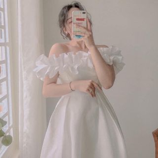 ĐẦM TRẮNG DỰ TIỆC BÈO VAI DÁNG DÀI