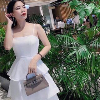ĐẦM MAXI TRẮNG 4 TẦNG DỰ TIỆC