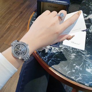 ĐỒNG HỒ CHOPARRD MẶT XOAY TRUNG CẤP NEW