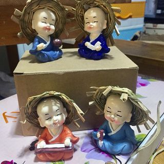 Bộ tượng 4 chú tiểu (Cầm Kỳ Thi Họa) Chú tiểu đội nón rơm