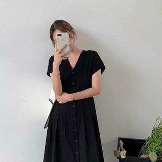 ĐẦM ĐEN DÁNG DÀI NÚT SAU