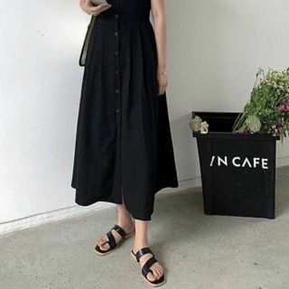 ĐẦM ĐEN DÁNG DÀI NÚT SAU