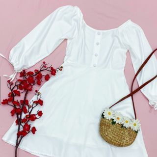 ĐẦM TRẮNG TAY NƠ