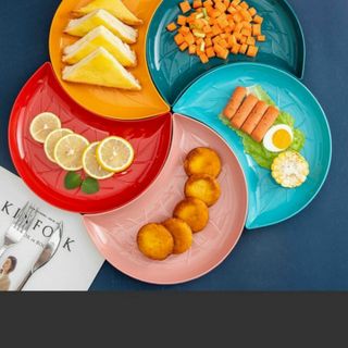 Set 5 đĩa bán nguyệt nhiều màu.