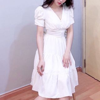 ĐẦM ĐÍNH NGỌC TRẮNG