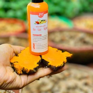 SỮA RỬA MẶT BƠ NGHỆ GẤC