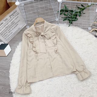 Áo kiểu bèo nơ Áo kiểu cổ bèo nơ màu đẹp qá xá luôn nè . Chất nhung mịn xịn dày đẹp, mix đồ siêu sang. . Hàng Qc xịn