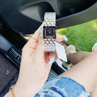 ĐỒNG HỒ THỜI TRANG VUÔNG MINI CAO CẤP SALE
