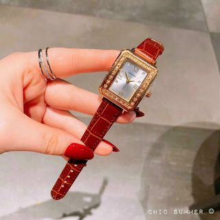 ĐỒNG HỒ GUEESS CHIPU DA NỮ HOT