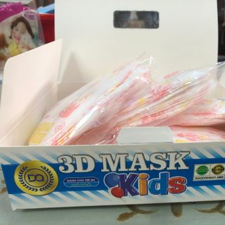 Khẩu trang em bé 3D quai vải êm tai