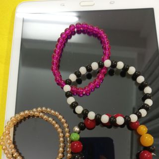 Combo bộ nhiều chuỗi đeo tay Giá sỉ 30k/1 bộ ( gồm 5 đến 6 chuỗi sẽ mix ngẫu nhiên mẫu ) mẫu nào cũng rất đẹp các bạn yên tâm nha