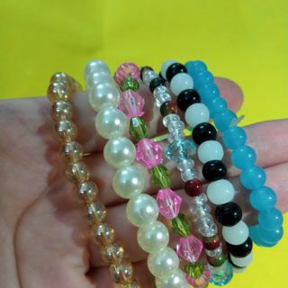 Combo bộ nhiều chuỗi đeo tay Giá sỉ 30k/1 bộ ( gồm 5 đến 6 chuỗi sẽ mix ngẫu nhiên mẫu ) mẫu nào cũng rất đẹp các bạn yên tâm nha