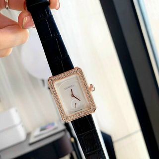 ĐỒNG HỒ THỜI TRANG DA NỮ 2K5 XINH