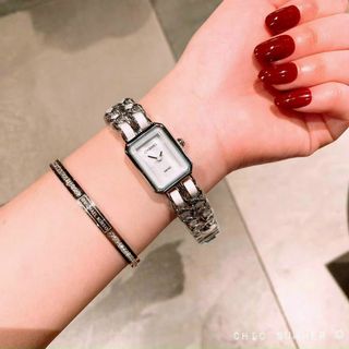 ĐỒNG HỒ THỜI TRANG DÂY DA XÍCH NỮ MINI