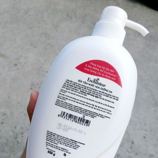 [HCM] SỮA TẮM ENCHANTEUR VÀNG 650G
