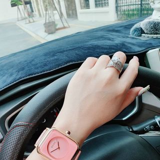 ĐỒNG HỒ GOUO DÂY DA NỮ HỒNG XINH XINH