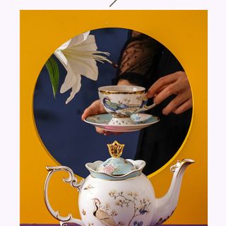 ẤM CHÉN SỨ XƯƠNG HOÀNG GIA CAO CẤP-ROYAL TEA SET HỌA TIẾT CHIM CÔNG ( KÈM HỘP LÀM QUÀ TẶNG)