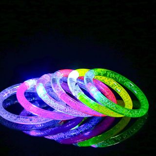 Vòng tay có đèn dễ thương