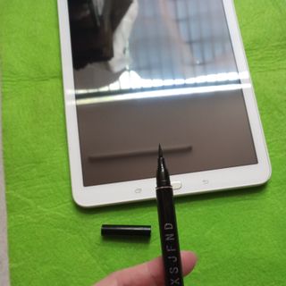 Bút lông kẻ mắt màu đen