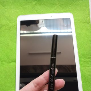 Bút lông kẻ mắt màu đen