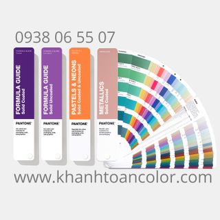 Bộ bảng màu Pantone Solid Guide Coated Uncoated Set GP1605A phiên bản 2020 với 3,026 màu pha PMS đầu 1-10