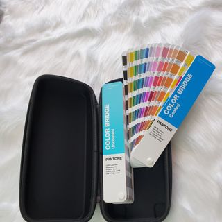 Bảng màu Pantone Color Bridge Coated Uncoated GP6102A phiên bản 2022 với 2,139 CP, HTML, RGB, CMYK dành cho thiết kế với bên trái là màu Pha Solid, tỷ lệ RGB, HTML và bên phải là Màu CMYK và giá trị 4 màu