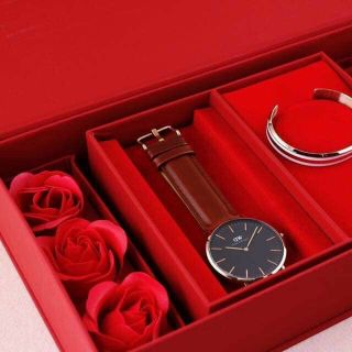 SET ĐỒNG HỒ DANIEL WELLlNGTON DA CUFF KÈM HOA CAO CẤP