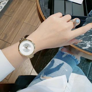 ĐỒNG HỒ C K NỮ TRUNG CẤP XINH NEW