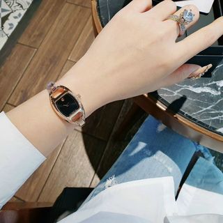 ĐỒNG HỒ MOVADO NỮ NEW TRUNG CẤP