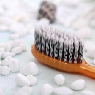 Bàn chải Bizs+ Pearl - LÔNG CHỈ TƠ NHA KHOA SIÊU MỀM MẠI, CÁN TRONG NHỰA NGUYÊN SINH CHỐNG MỐC TUYỆT ĐỐI