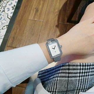 ĐỒNG HỒ THỜI TRANG LƯỚI NỮ 2K5 XINH