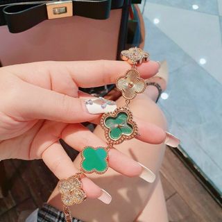 LẮC ĐỒNG HỒ VAN CLEEF SIÊU XINH