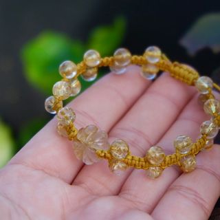 Vòng tay thạch anh tóc vàng cỏ bốn lá