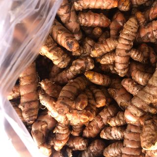 Nghệ đỏ tươi, củ nghệ sẻ tươi, nghê tươi làm tinh bột nghệ