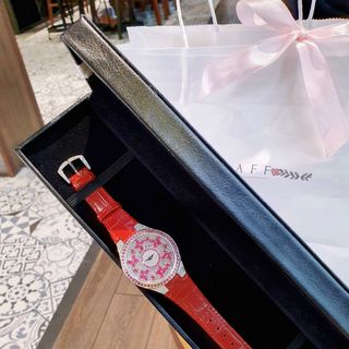 ĐỒNG HỒ GRAFF NỮ ĐỎ QUYẾN RŨ SIÊU CẤP