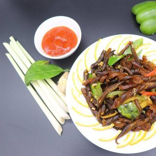 Tảo xoắn chile xào sả ớt