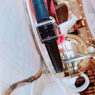 ĐỒNG HỒ TISSOT VUÔNG MlNI NỮ SALE