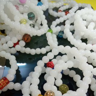 Chuỗi đeo tay đá thạch anh trắng đủ mẫu